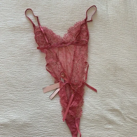 NWT Victoria’s Secret Dream Angels unlined corded lace pink teddy. Size small - Picture 8 of 10